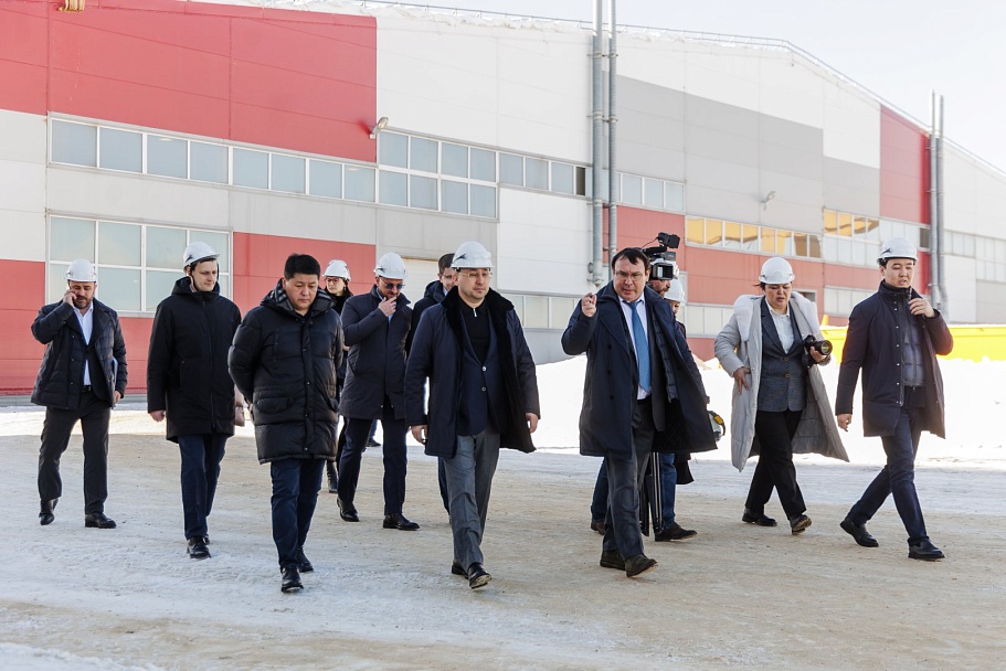 Чрезвычайный и Полномочный Посол Республики Казахстан посетил крановый завод "Верта"